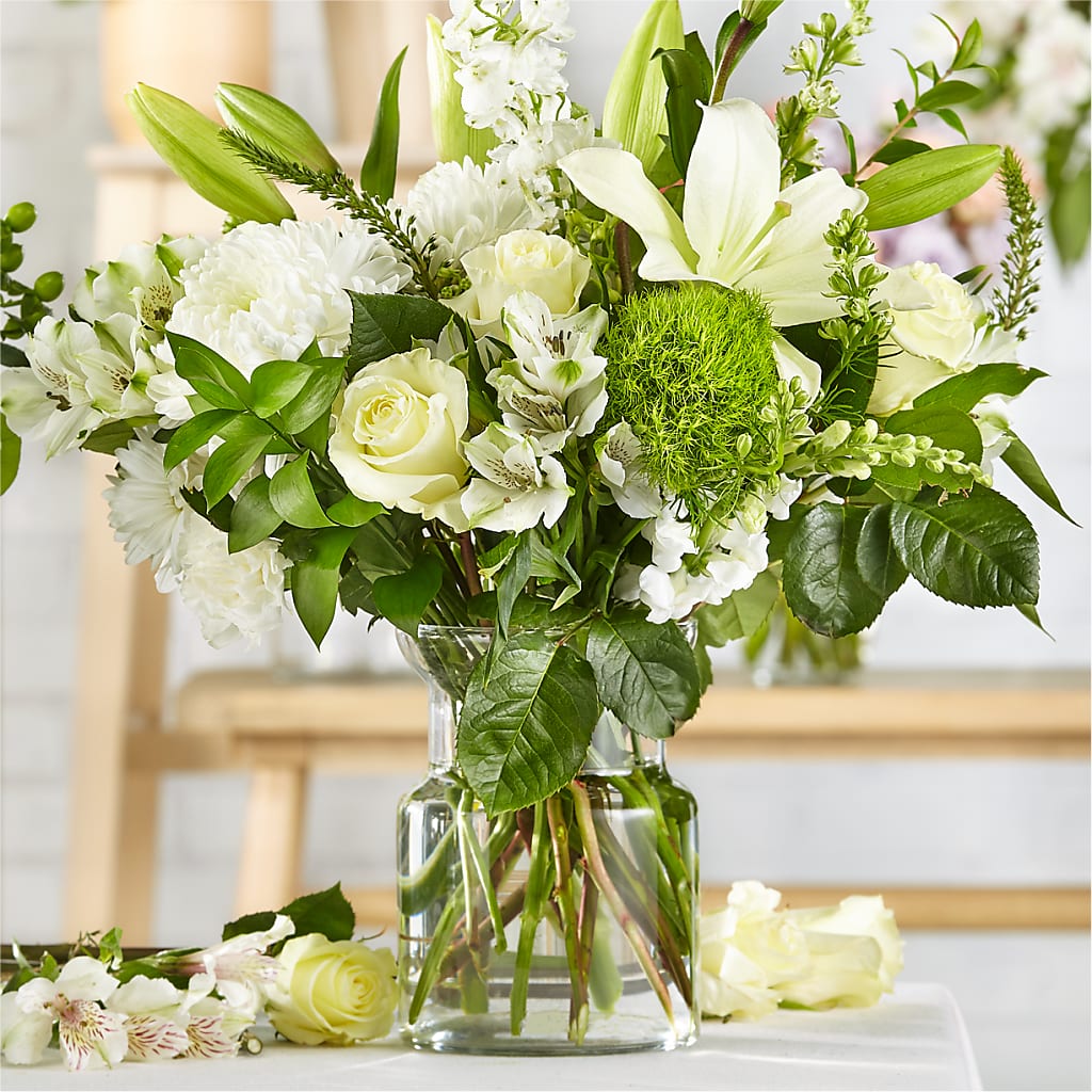 Classic Ivory – A Florist Original – Coquitlam Florist, Port Coquitlam BC