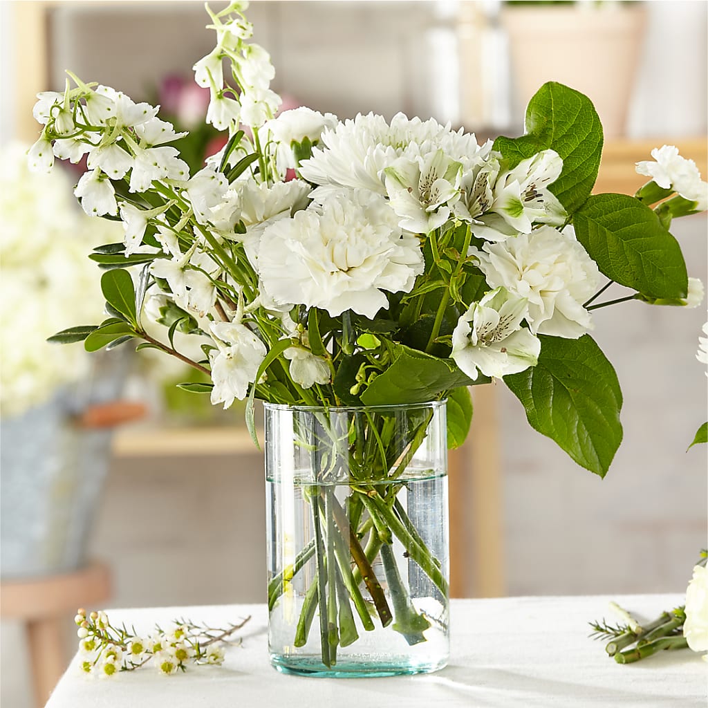 Classic Ivory – A Florist Original – Coquitlam Florist, Port Coquitlam BC